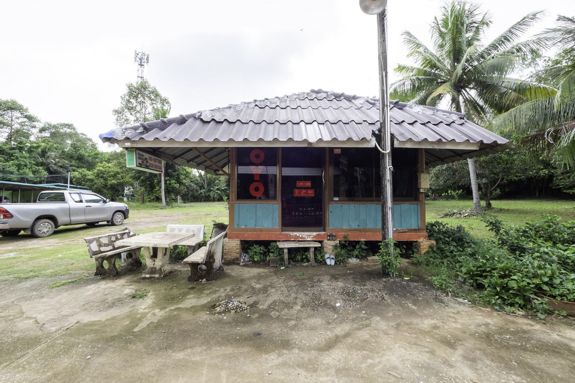Oyo 1149 Best Resort Tha Mai Bagian luar foto